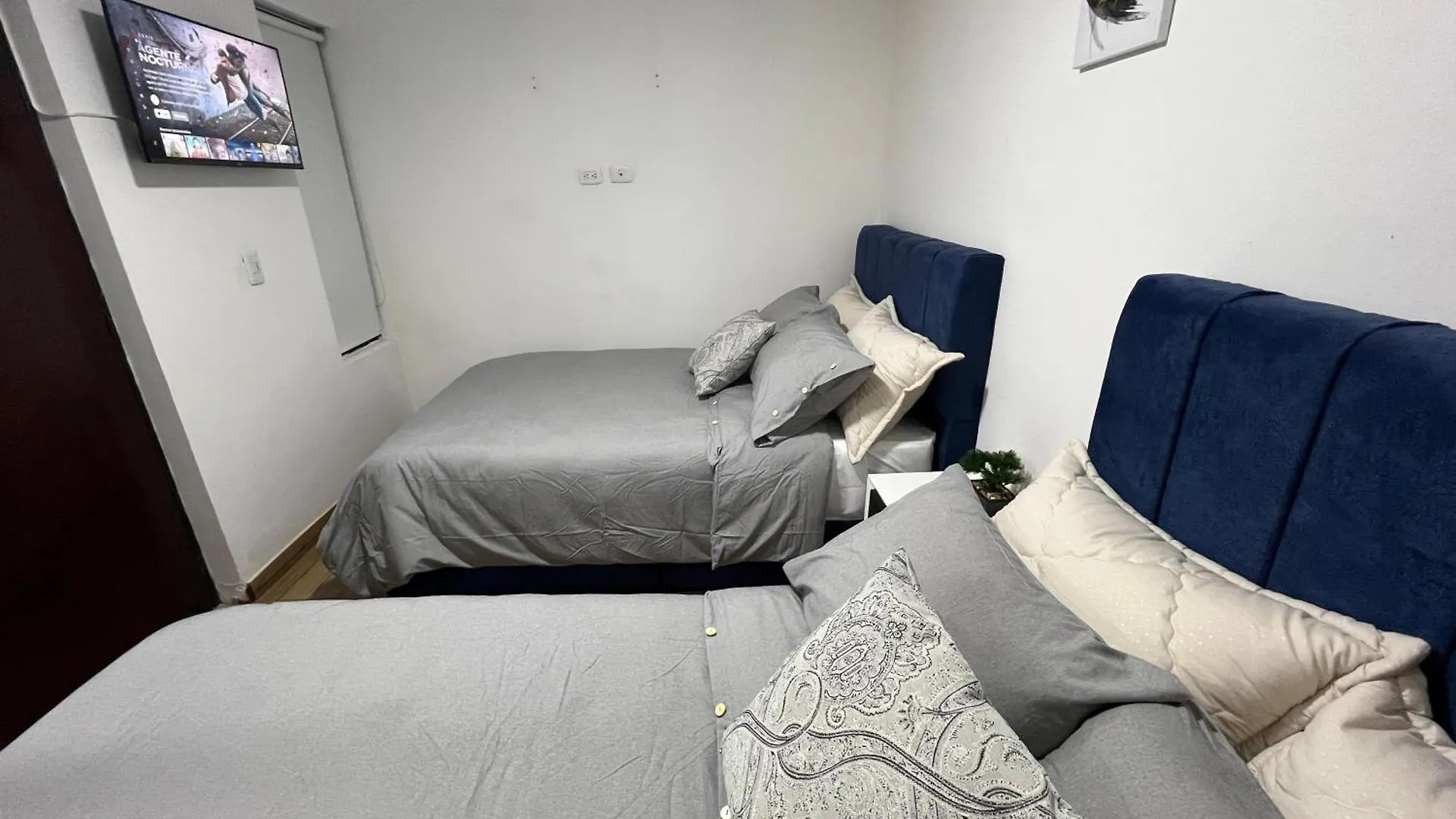 Apartasuites Bogota 53 Cerca Al Aeropuerto 02 Apartmán